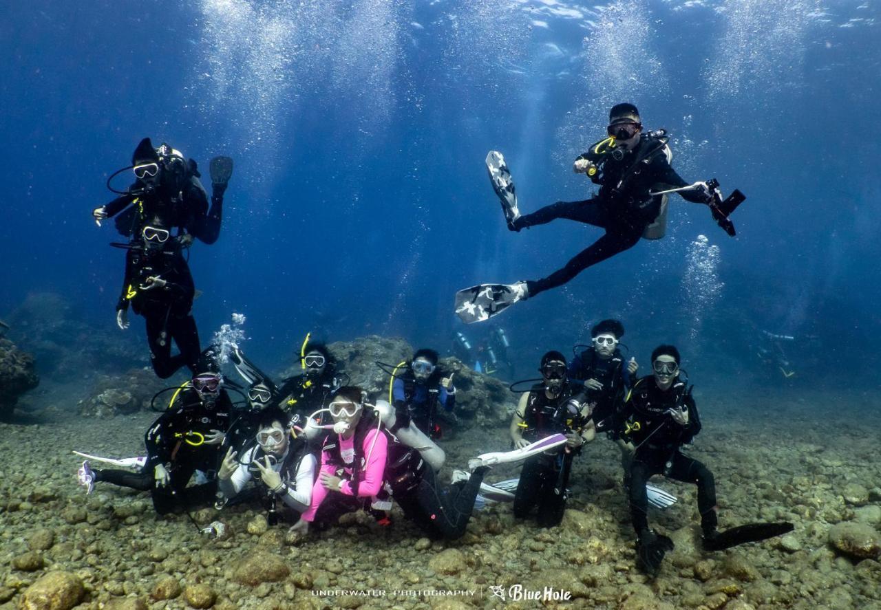 Bed and Breakfast 藍洞潛水Blue Hole Dive Center à Heng-ch'un Extérieur photo